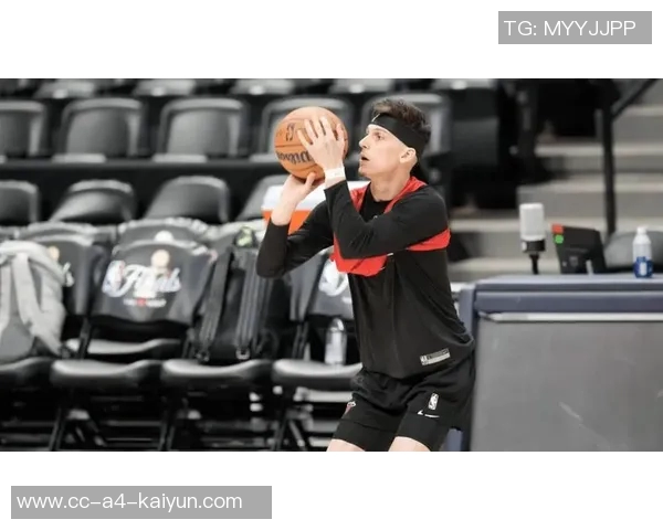 希罗与公牛吉祥物半场对决公牛一击命中让希罗瞬间退缩